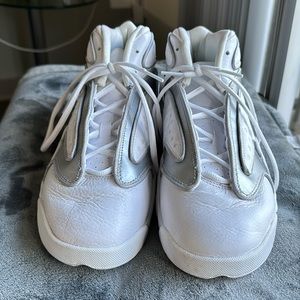 White and sliver Nike air Jordan OG excellent condition